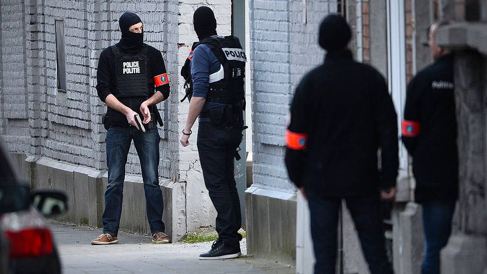 Poliser under insatsen i Bryssel.