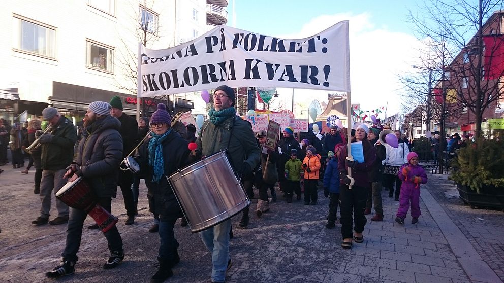 Manifestation mot skolnedläggning i Luleå