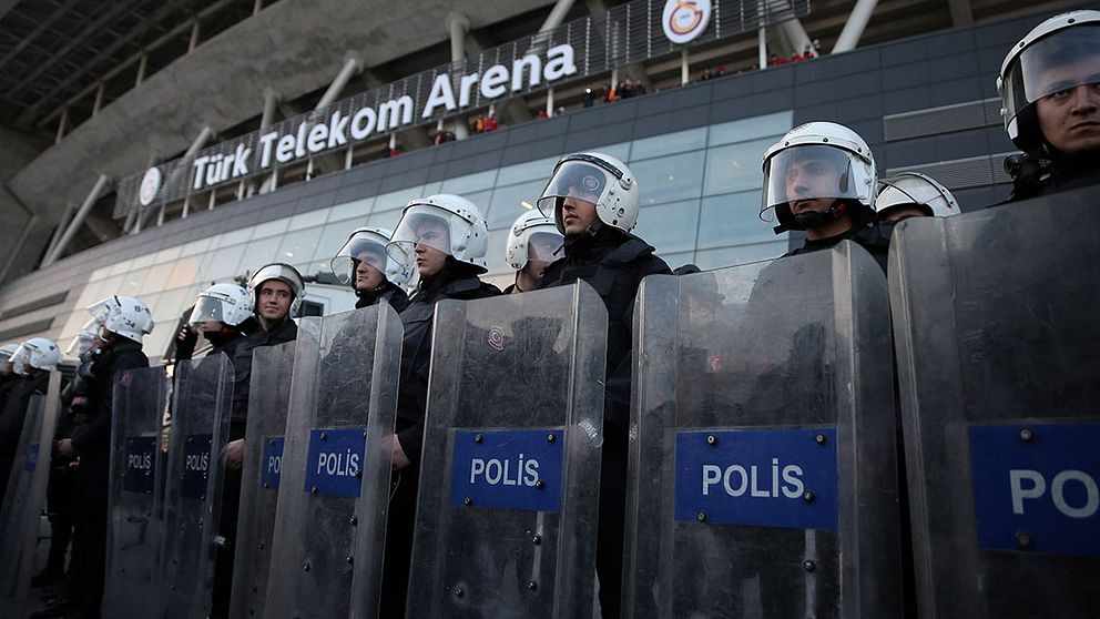 Det blir stor polisbevakning av landslagets match mot Turkiet.