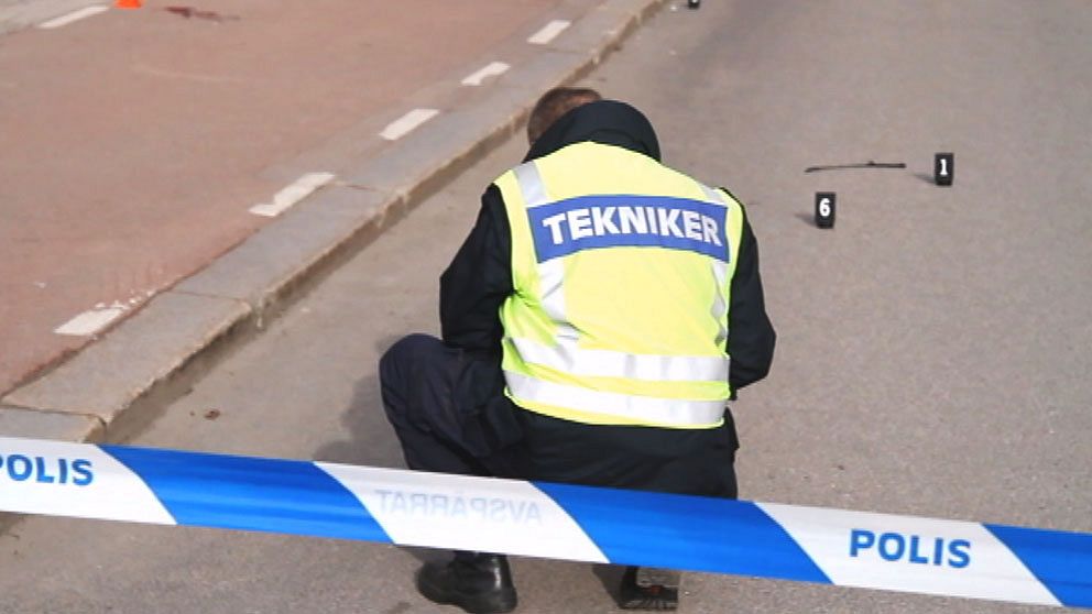 Teknisk undersökning vid platsen för mordförsöket i Gävle.
