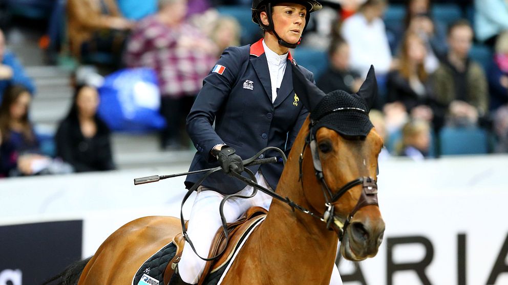 Penelope Leprevosts kritiseras kraftigt efter sin hårdhänta tillrättavisning av hästen Vagabonde de la Pomme, under framridningen inför världscupfinalen i Scandinavium