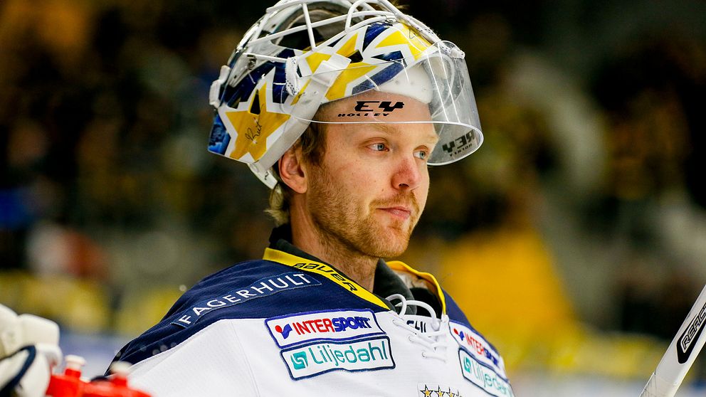 Erik Ersberg är en av spelarna som får lämna HV71.