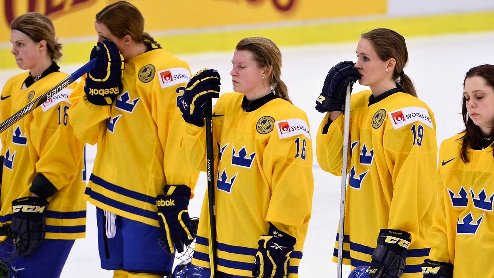 Besviket Sverige efter 4-1-förlusten mot Ryssland i kvartsfinalen i ishockey-VM i Kanada.