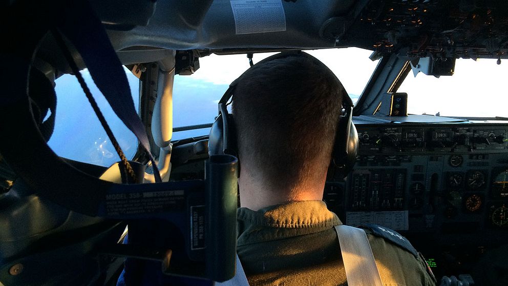 Vy från pilotens säte i ett AWACS-flygplan.