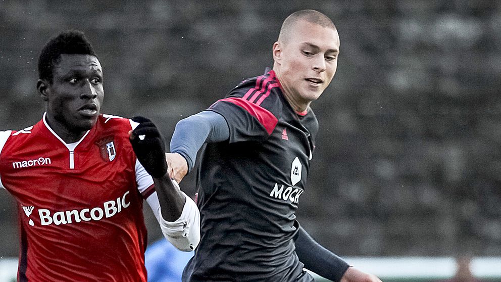 Bayern Münchens tränare Pep Guardiola säger att Victor Nilsson Lindelöfs Benfica har Europas bästa försvar.