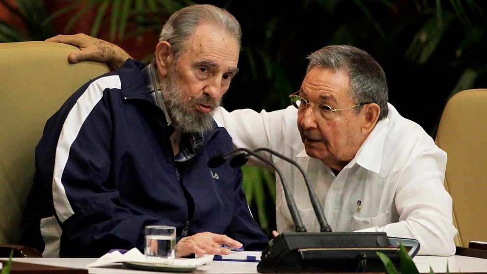 Fidel Castro tillsammans med brodern Raúl