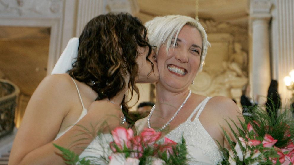 Samkönade äktenskap har varit tillåtna i Norge sedan 2008, men det är alltså först nu som de kan genomföras i kyrkan.