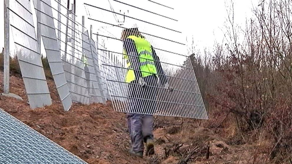 Trafikverkets egna utredning har inte klarlagt vilka som jobbade med stängselbygget