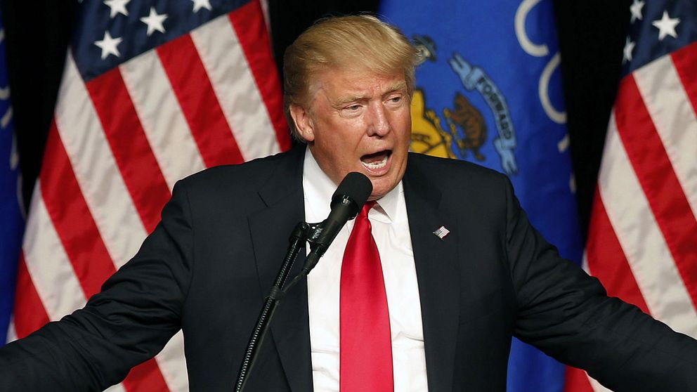 Trump anklagar partitoppen för att stjäla hans seger