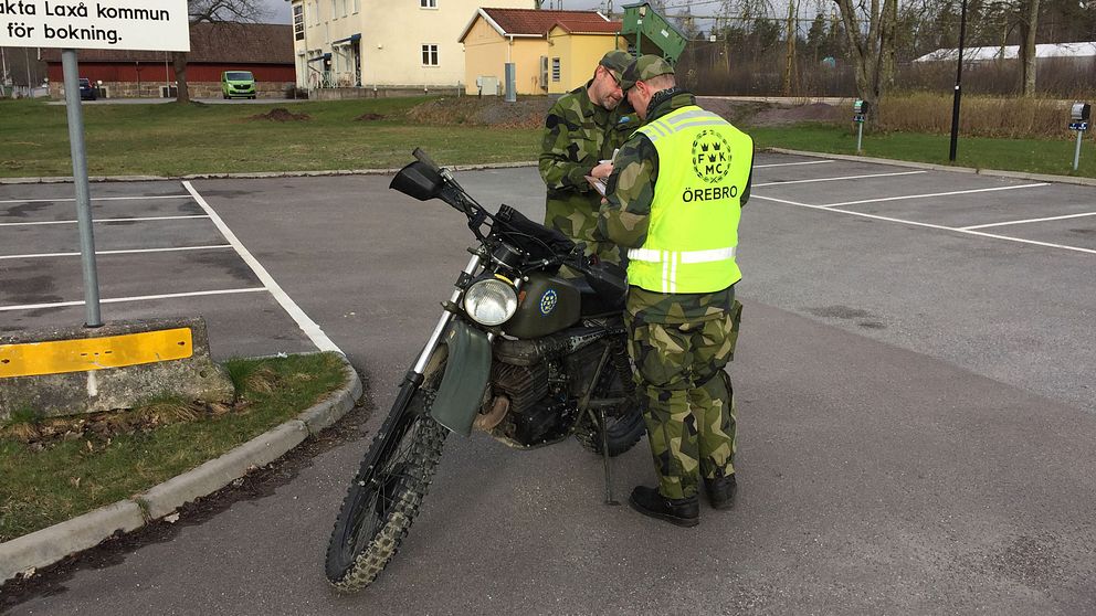 Hemvärnets frivilliga motorcykelkår på plats i Laxå.