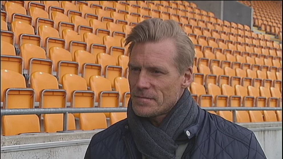 Hittills har det mest handlat om ekonomi, spelare och managers för VSK fotboll. Men nu är serien igång och det började med seger i Umeå mot Team TG med 4-0 i söndags.