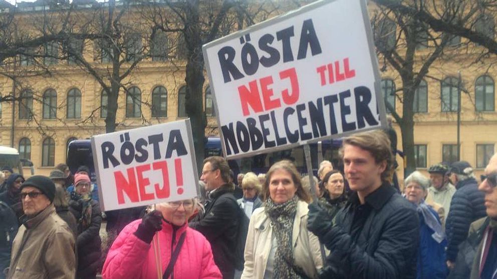demonstration mot Nobel Center