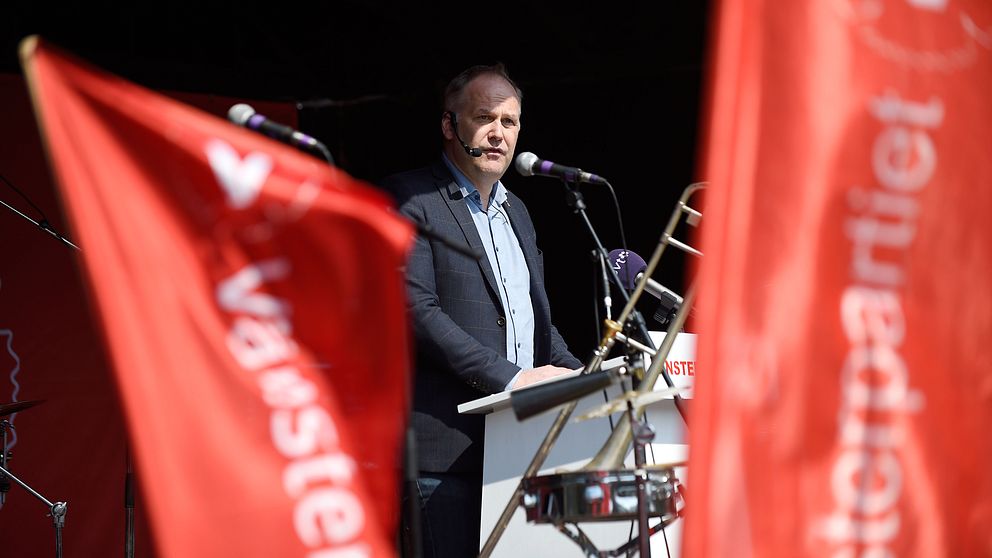Partiledare Jonas Sjöstedt i täten på Vänsterpartiets demonstrationståg i Malmö på söndagen den 1:a maj 2016