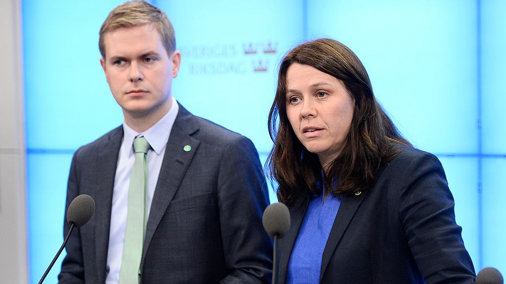 Miljöpartiets språkrör Gustav Fridolin och Åsa Romson.