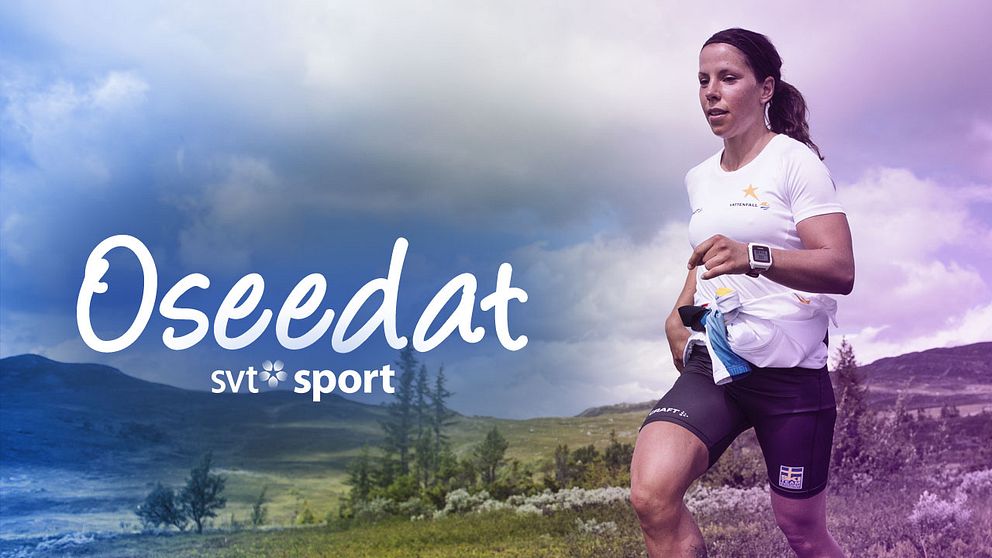 Charlotte Kalla springer i fjällen under en träning.