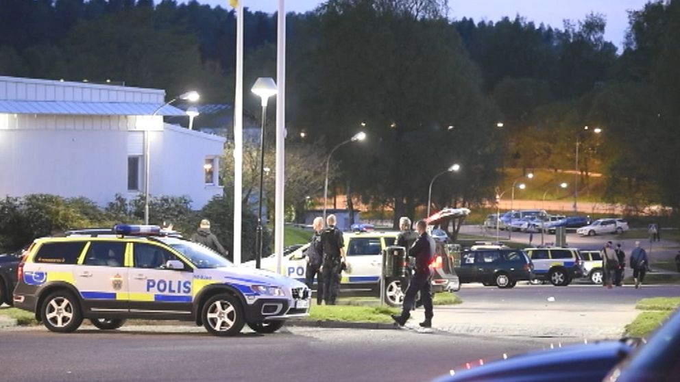 polis och polisbilar i Borås