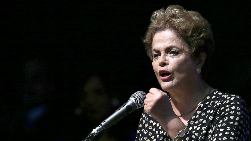 Dilma Rousseff ska nu ha börjat tömma sitt presidentkontor på personliga tillhörigheter, bland annat fotografier på sin dotter och sina två barnbarn.