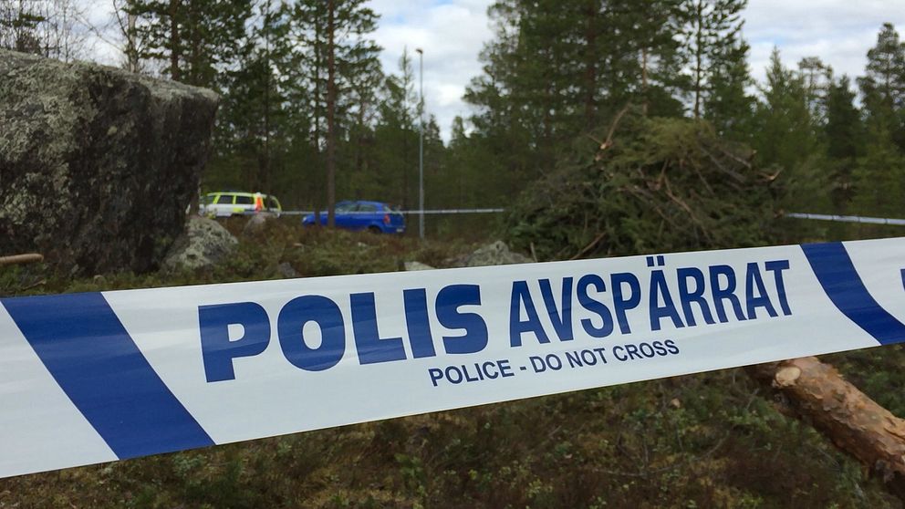 Polisen har spärrat av området.