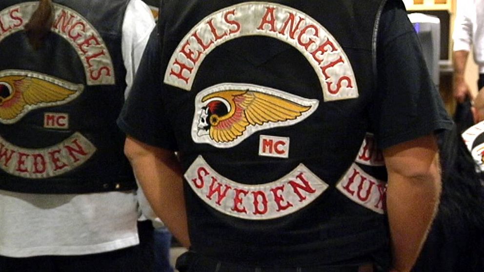 Skinnväst med Hells Angels logga på.