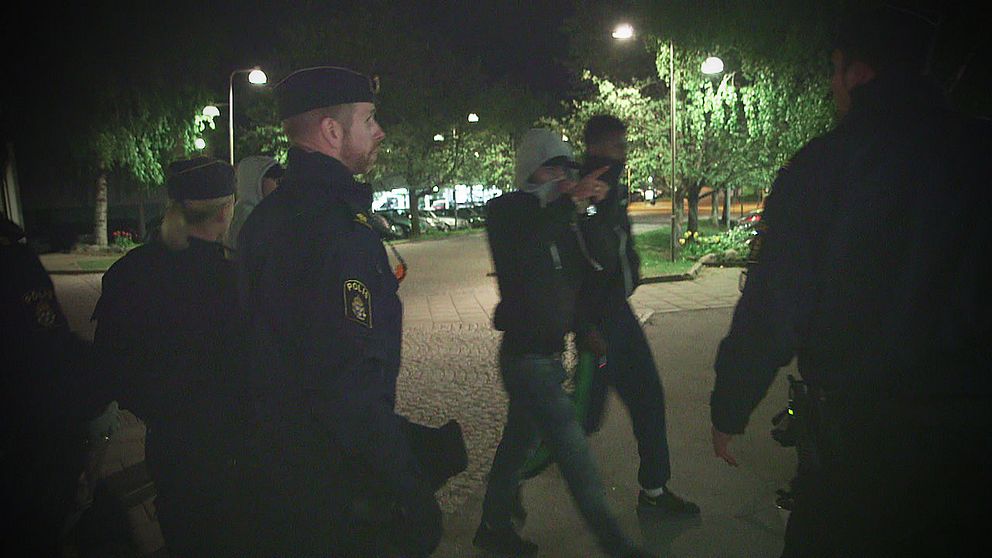 Polisen i Örebro konfronteras med kriminella gäng.