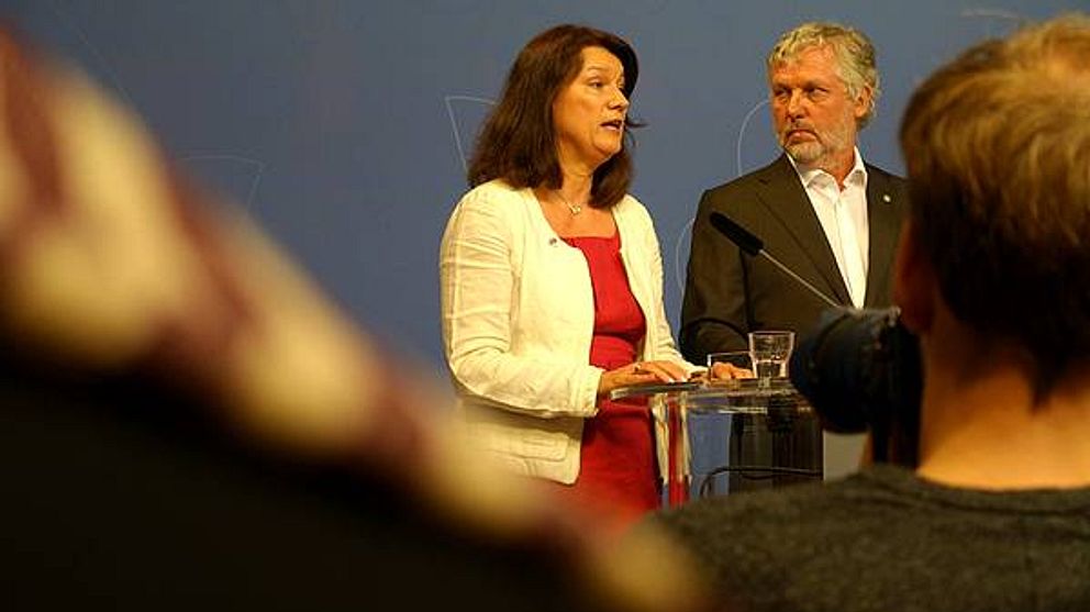 Nya ministrarna Ann Linde och Peter Eriksson.