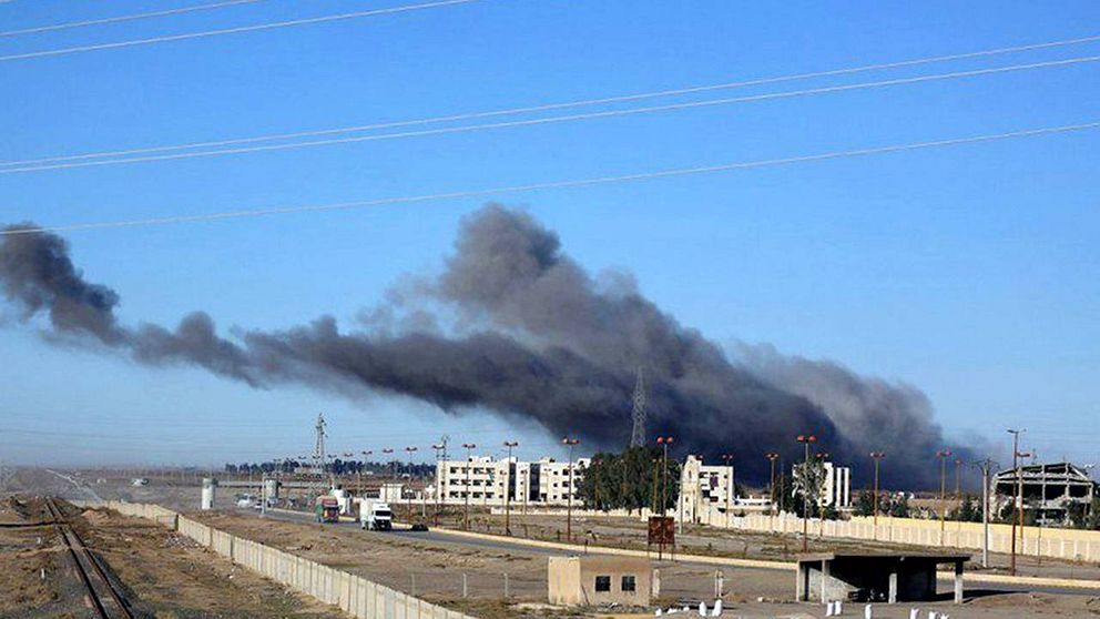 Bild från en tidigare flygattack mot Raqqa i december i fjol, och har publicerats av IS-kontrollerade medier. Arkivbild.