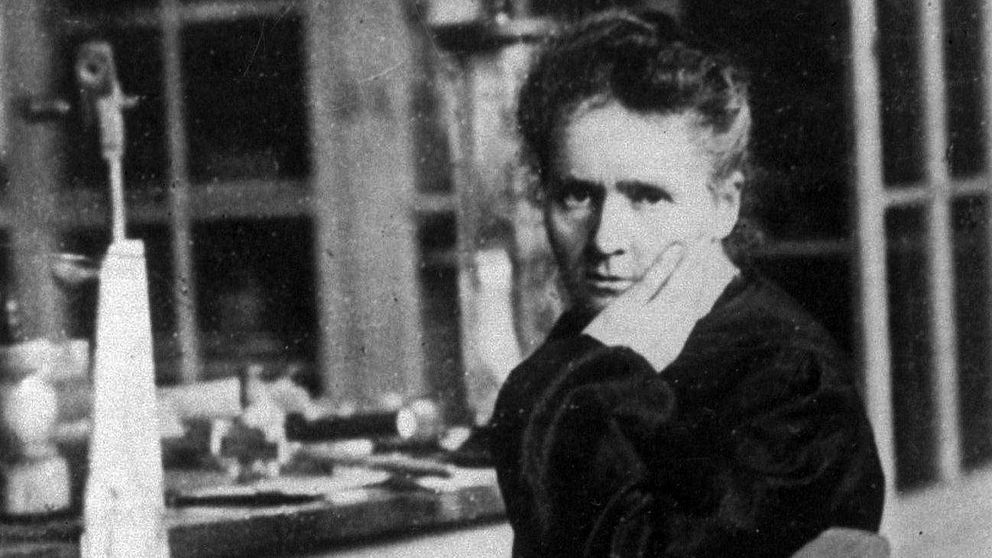 Kemisten Marie Curie var den första mamman att få ett Nobelpris, hon var dessutom den första personen att få det två gånger. Även hennes dotter Irène belönades med ett Nobelpris.