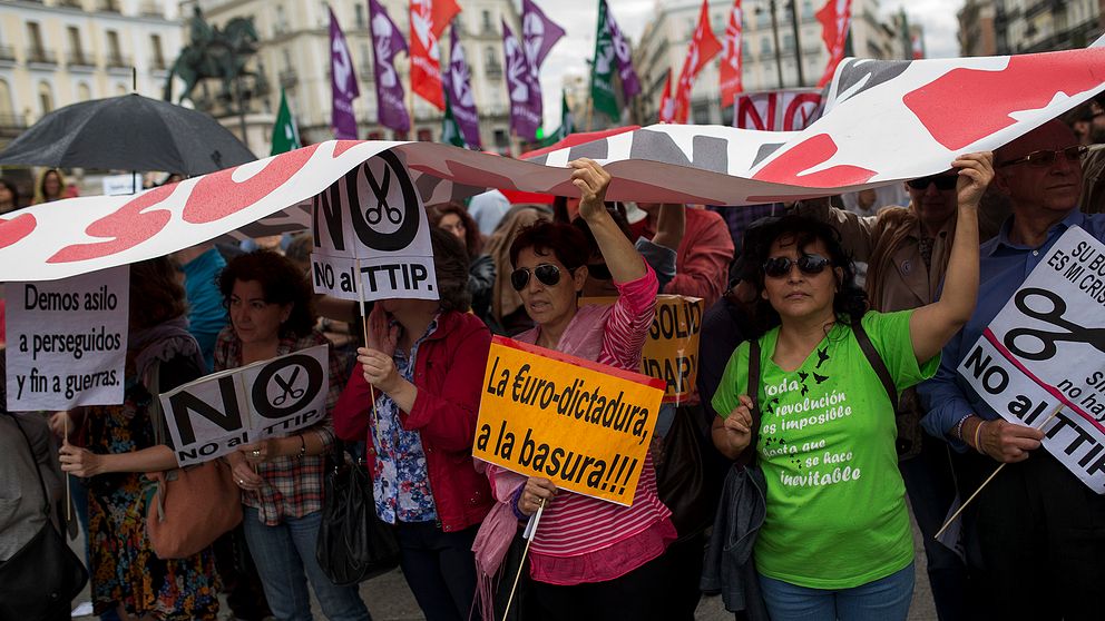 Protester mot frihandelsavtalet i Madrid, Spanien i slutet av maj 2016.