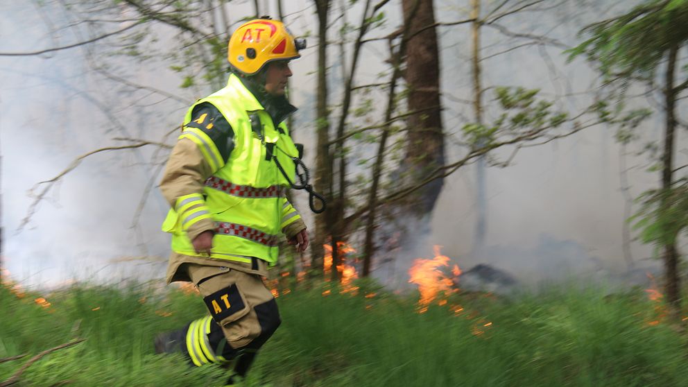 Skogsbränder i Nödinge och Partlille nu släckta