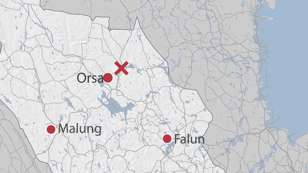 Karta som markerar Orsa flygfält där en skärmflygare kraschade på lördagen.