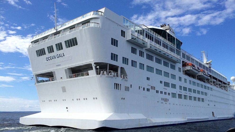 Fartyget Ocean Gala står sedan en dryg vecka vid kajen i Utansjö hamn. Nu har avfallsvattnet blivit ett problem.