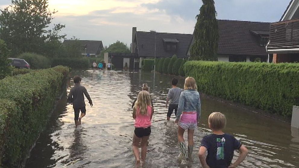 Översvämning i Bjuv efter skyfallet där på eftermiddagen den 15 juni.