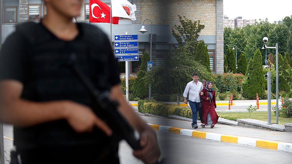 Den turkiska polisen har frihetsberövat ytterligare elva personer som misstänks tillhöra en IS-cell i Istanbul med koppling till terrorattentatet på Istanbuls flygplats Atatürk.