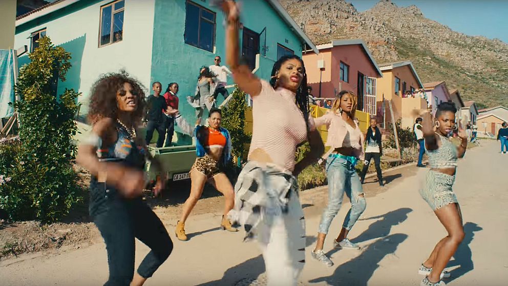 En viral kampanjfilm förenar internationella artister med Spice Girls 20 år gamla hit.