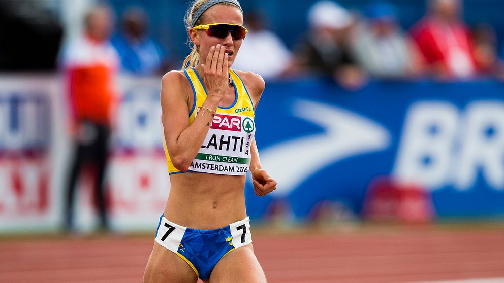 Sarah Lahti slutade nia i EM-finalen på 10 000 meter efter fall.