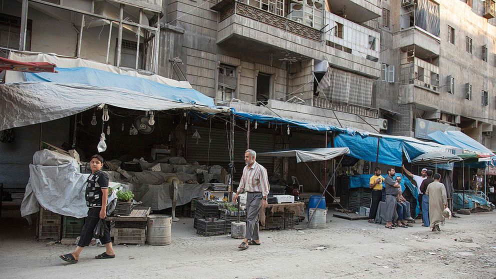 Tom grönsaksmarknad i rebellkontrollerade delar av Aleppo.