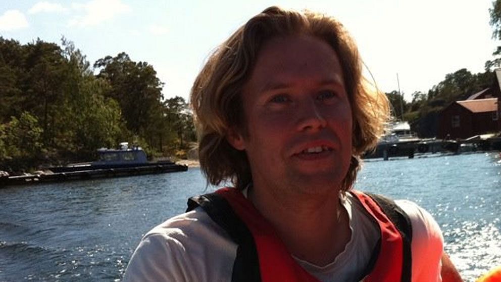 Mikael Larsson flyttar från Stockholm till Åland där man måste amortera.