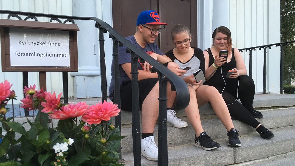 Pokéfrälsta vallfärdar till kyrkan