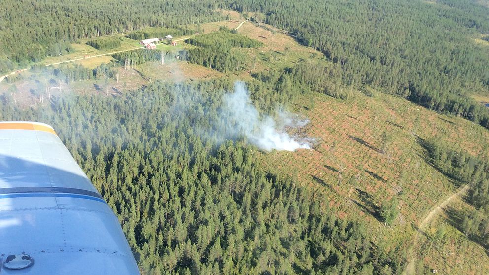 Skogsbrand utanför Botsmark, foto taget från luften