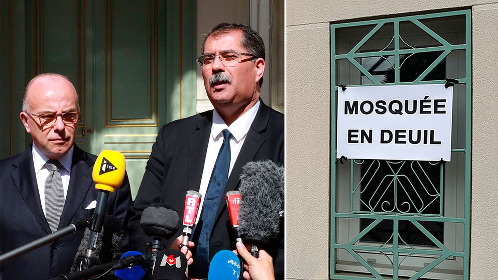 Frankrikes inrikesminister Bernard Cazeneuve tillsammans med ordförande för Frankrikes muslimska råd Anouar Kbibech. Till höger en lapp som lyder ”sörjande moské”, på moskén i Saint-Etienne-du-Rouvray.