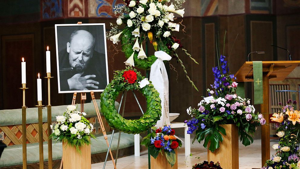 Bild från Freddie Wadlings begravning