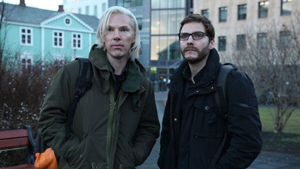 Benedict Cumberbatch spelar Julian Assange och Daniel Brühl porträtterar Daniel Domscheit-Berg i kommande ”The Fifth Estate”. Foto: DreamWorks/ Frank Connor