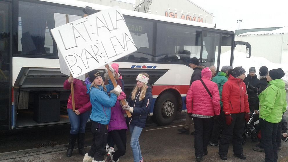 demonstration mot skolnedläggningar i Pajala kommun