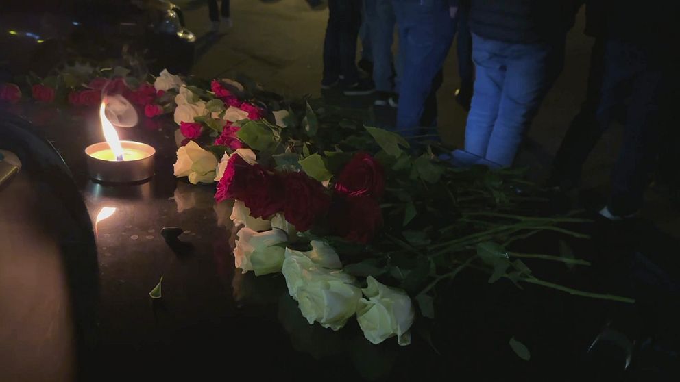 Blommor vid minnesceremoni