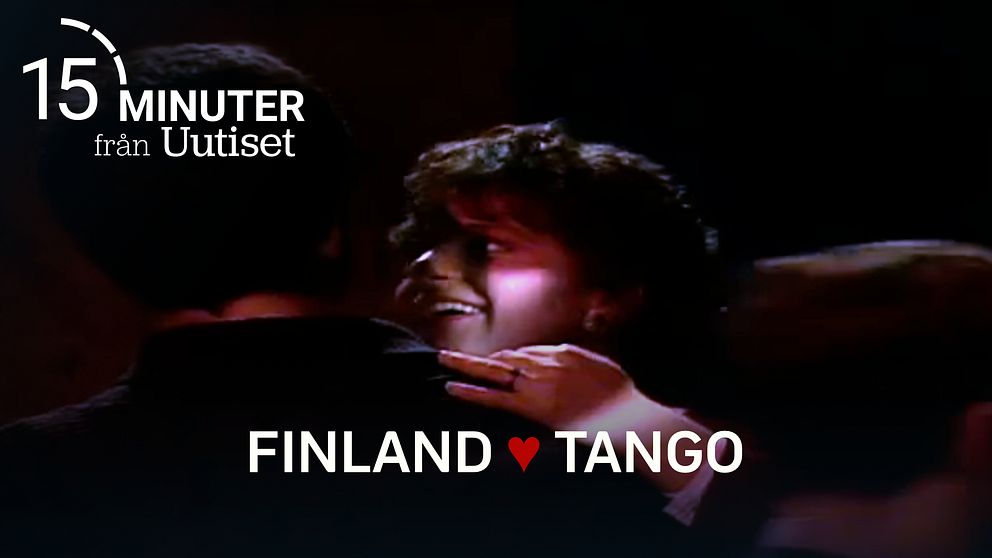 tangodansande kvinna ler