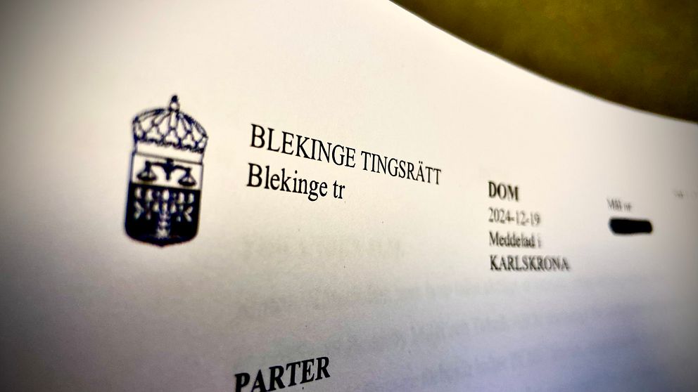 Rättsdokument från Blekinge tingsrätt med datum och platsangivelse, där på toppen står ”BLEKINGE TINGSRÄTT” och innehåller en symbol av en krona.