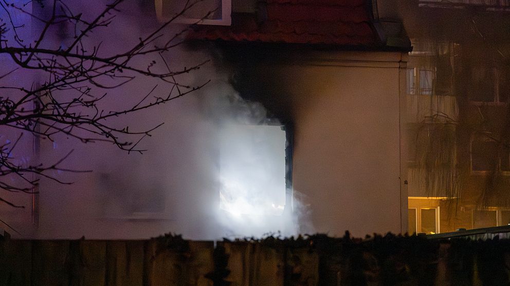 Brand i ett flerfamiljhus i Landskrona