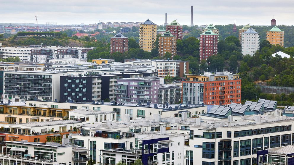 Bostadspriserna fortsätter att backa, enligt SBAB. Störst är fallet för lägenheter.