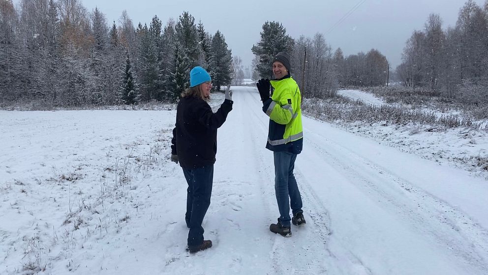 Mats Lundin och Maria Mattson Lundin i Forse som välkomnat snön.