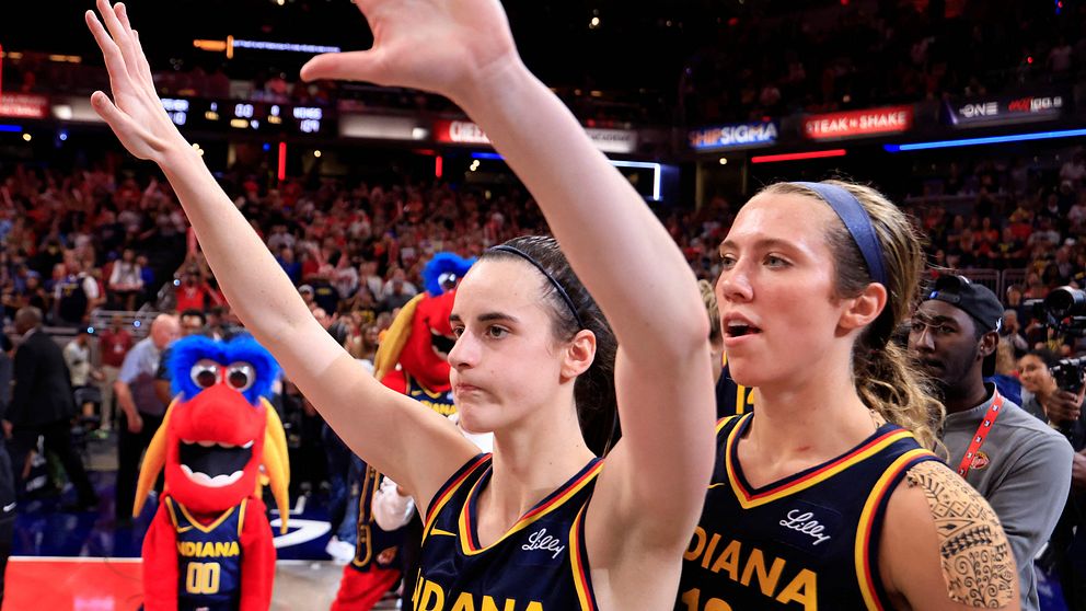 Caitlin Clark jublar över sina 35 poäng mot Dallas Wings